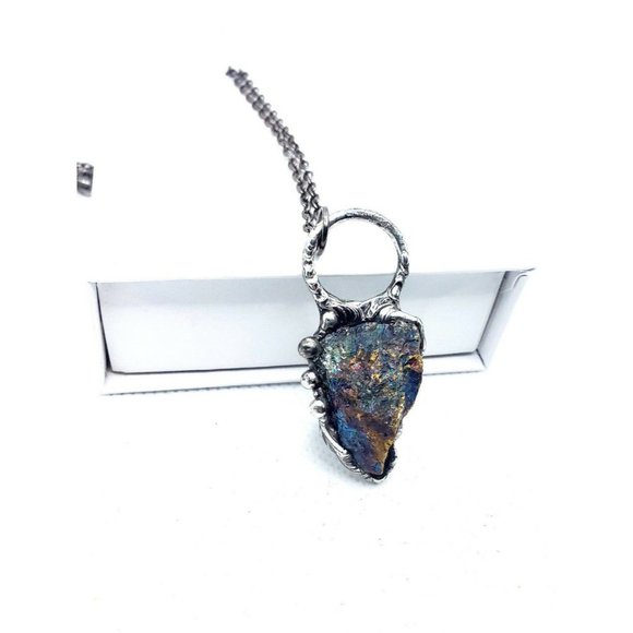 Chalcopyrite crystal Necklace - Picture 5 of 12
